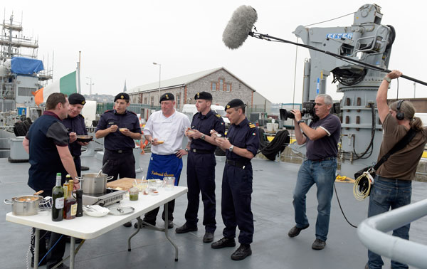 home chef sailors eating